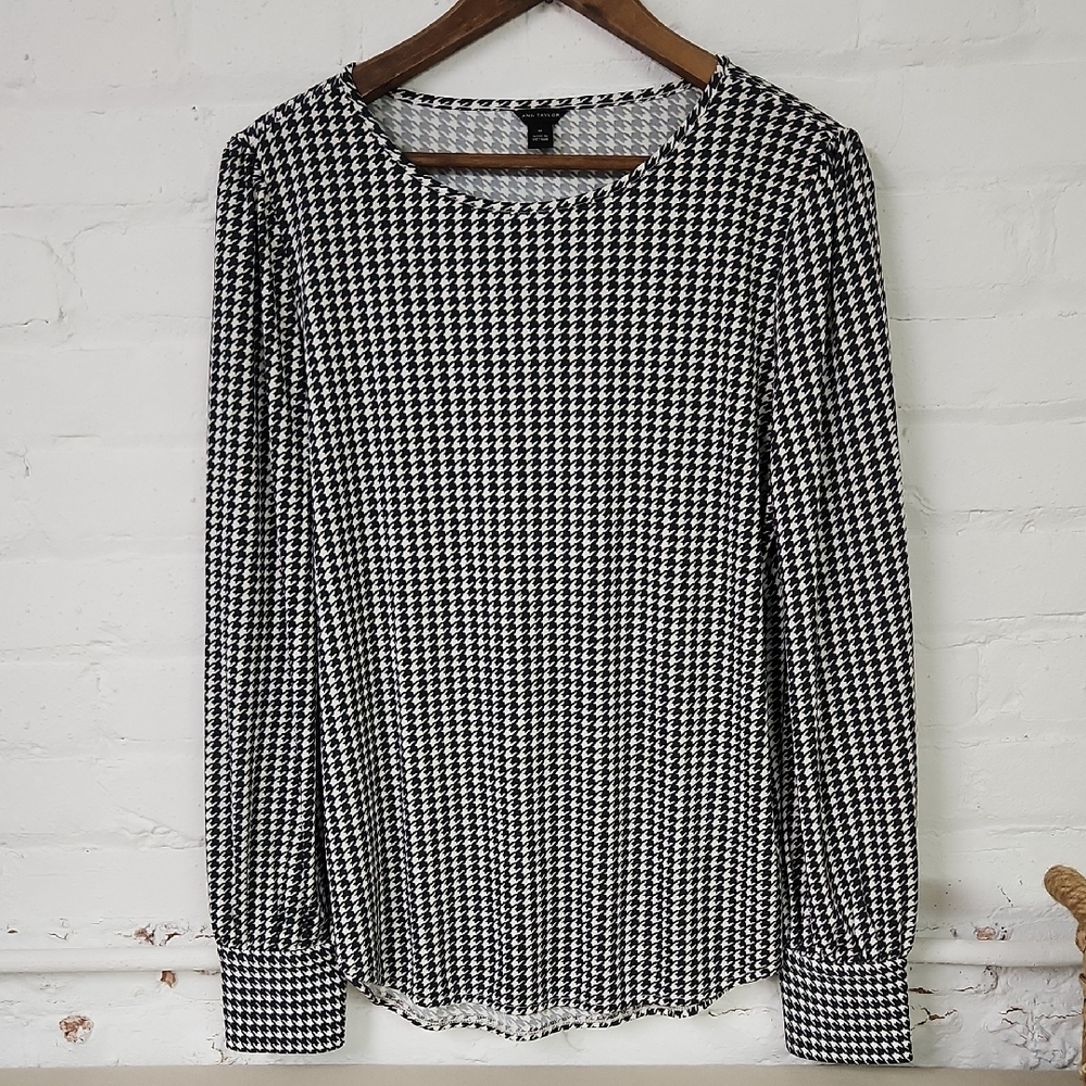 Ann Taylor Black and White Houndstooth Long Sleeve Top